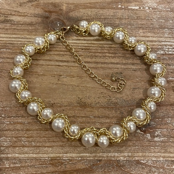 Vintage Gold Tone Faux Pearl Choker Collar Statement Necklace - Picture 3 of 3